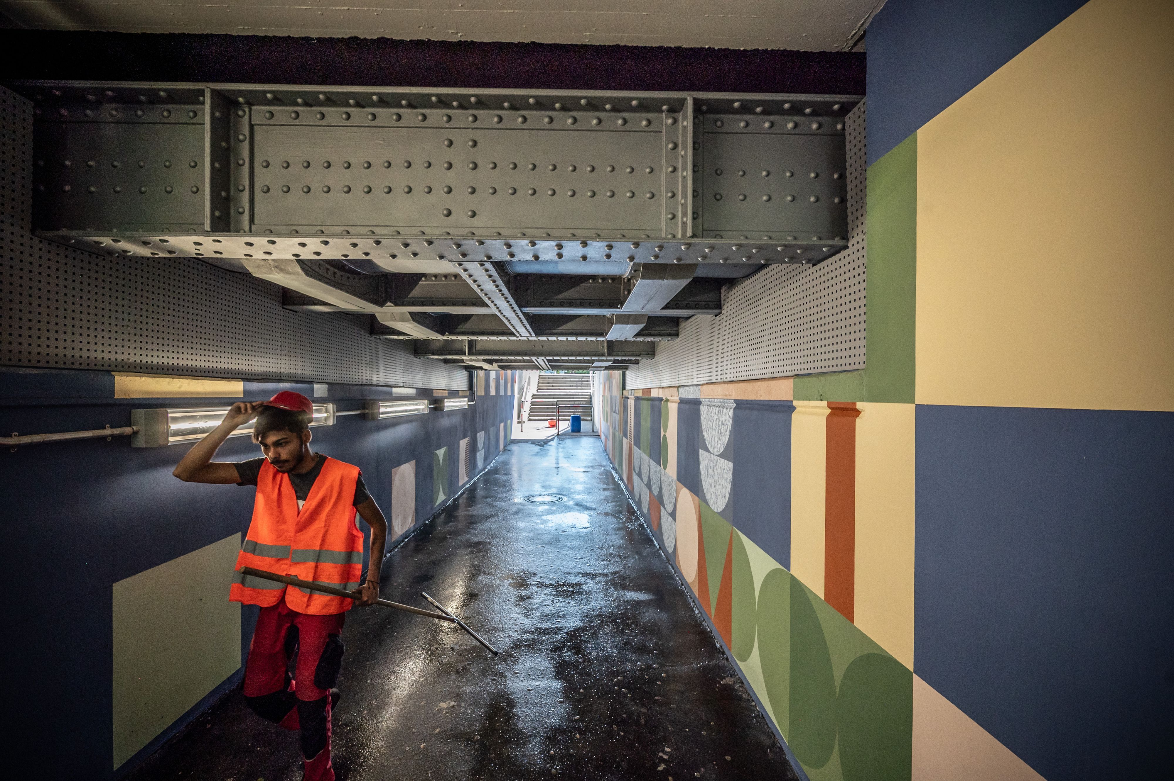 Bahnhof Manfort wird geputzt. Abschluss-PK Korridorsanierung Köln-Hagen auf dem Betriebsgelände in Leverkusen-Manfort. Bild: Ralf Krieger