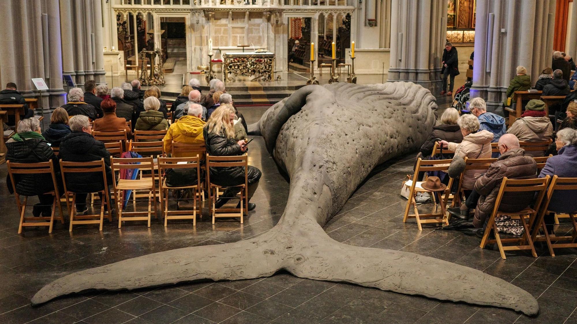 Die Wal-Skulptur des Bildhauers Gil Shachar.