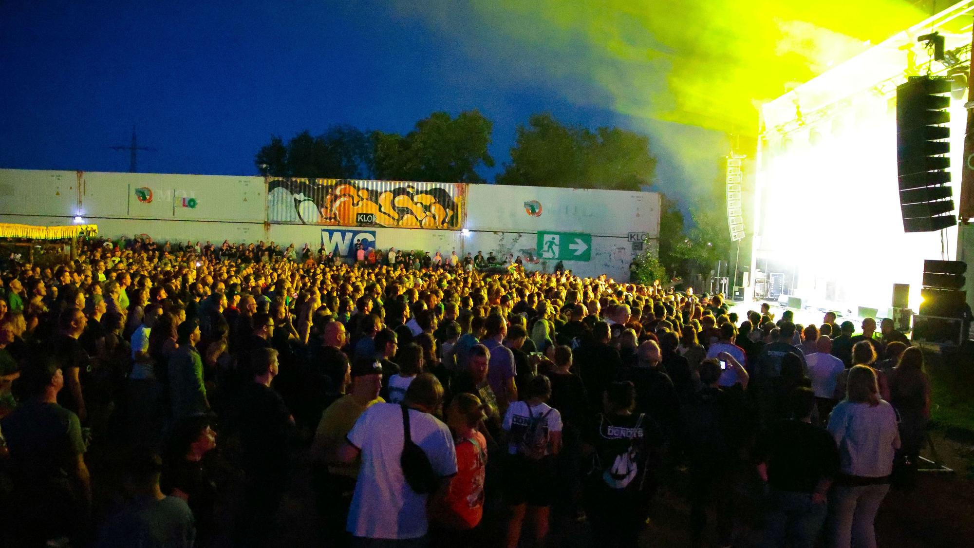19.09.2025, Köln:Konzert der DoNots an der Südbrücke. Foto:Dirk Borm
