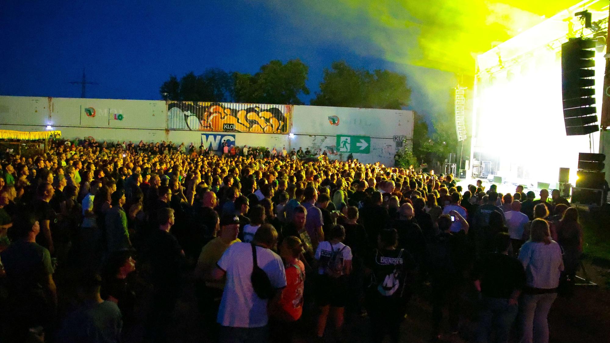 19.09.2025, Köln:Konzert der DoNots an der Südbrücke. Foto:Dirk Borm