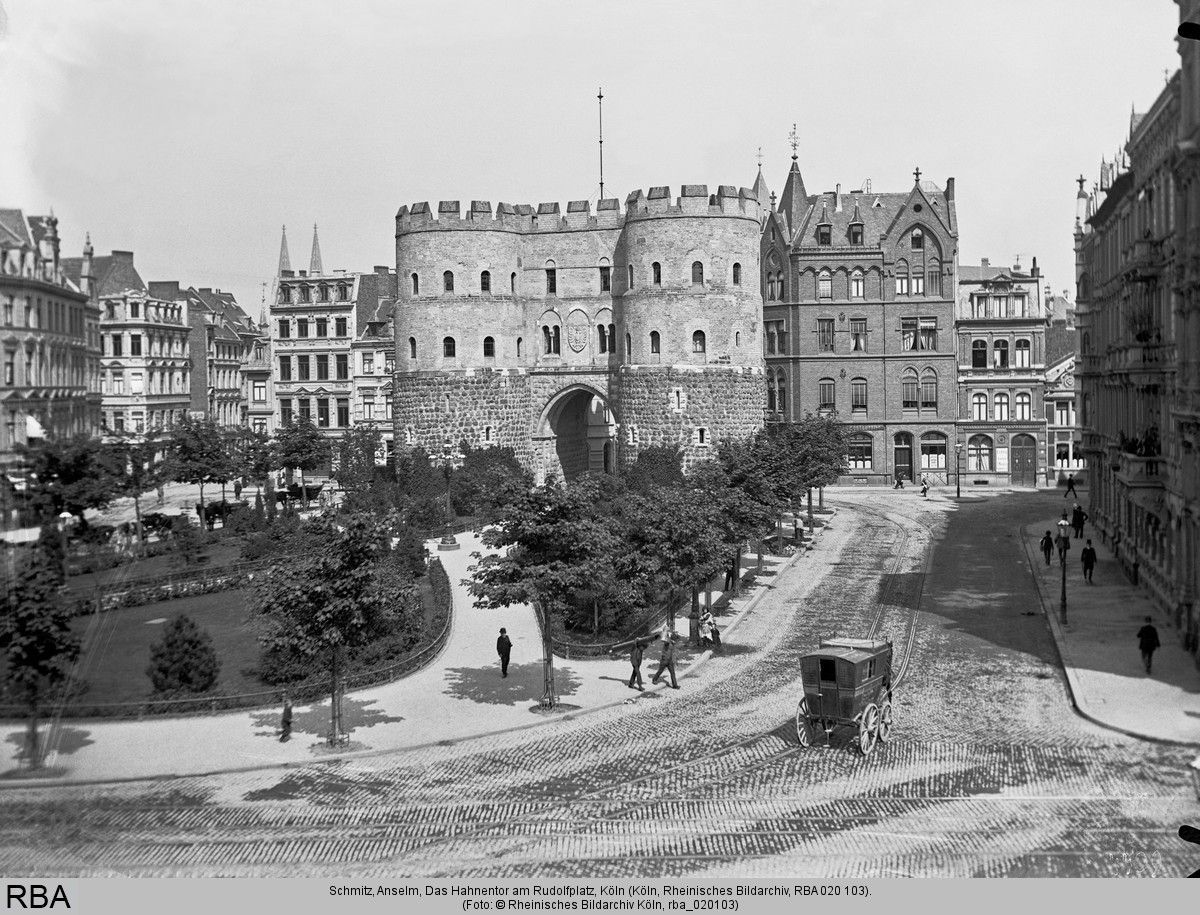 Historische Schwarz-Weiß-Aufnahme des Rudolfplatzes um 1890.