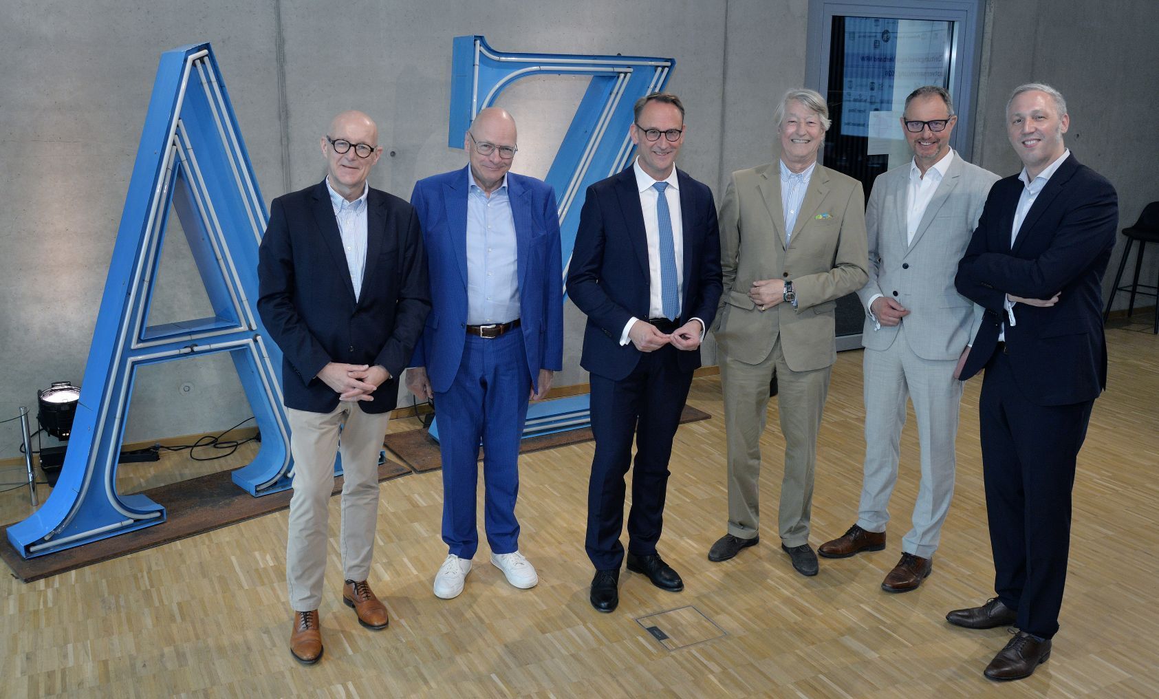 (v.l.) Andreas Müller (Aachener Zeitung, Vorstand DZV.NRW), Stefan Hilscher (BDZV-Vorsitzender), Dr. Tobias Schmid (LfM-Direktor), Christian DuMont Schütte (DZV.NRW-Vorsitzender, Vorsitzender Aufsichtsrat DuMont Mediengruppe) ,Dr. Jörg Eggers (BDZV-Hauptgeschäftsführer), Carsten Dicks (DZV.NRW-Geschäftsführer)