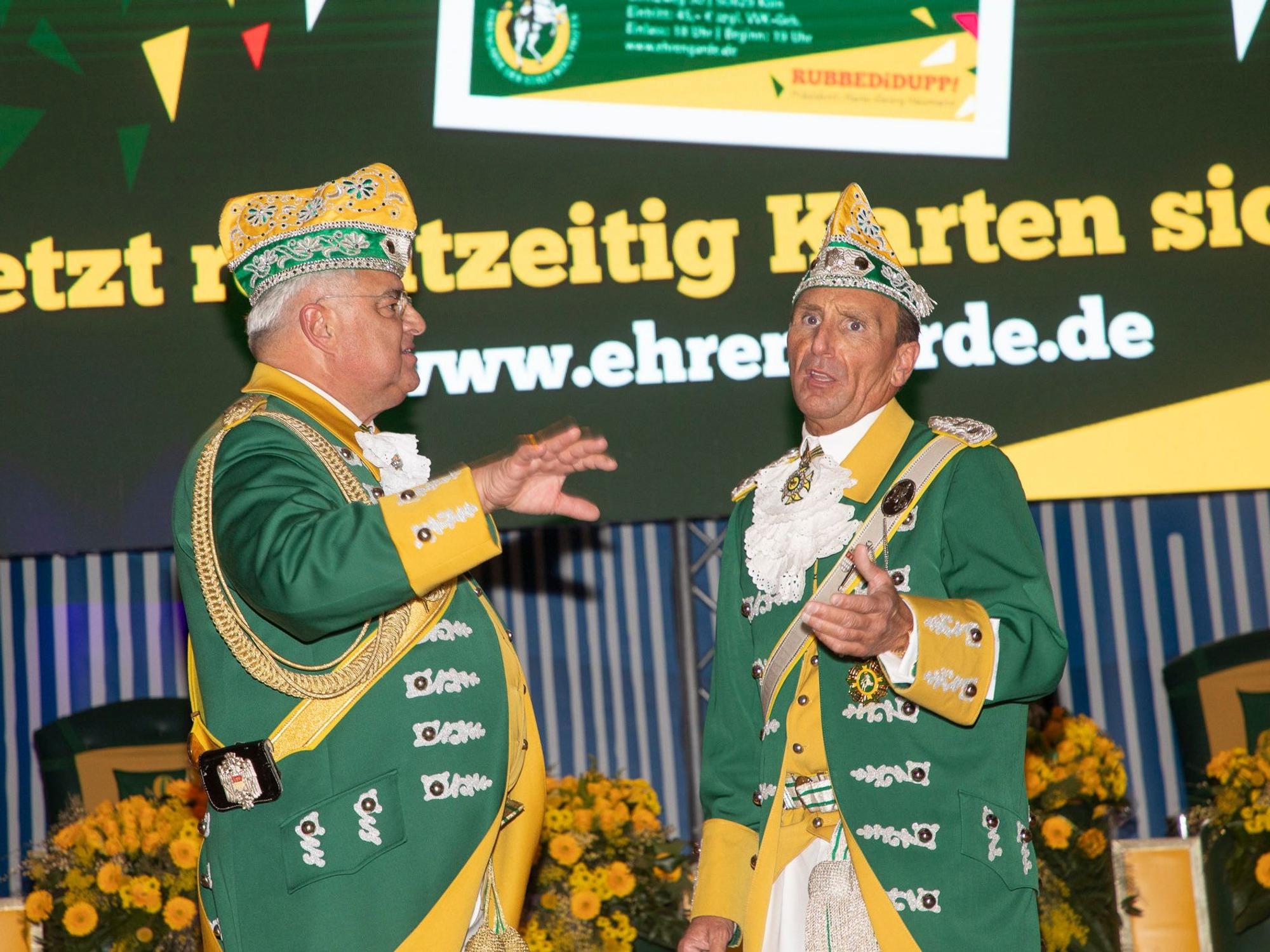 Hans-Georg Haumann zusammen mit Stephan Klippel auf der Bühne.