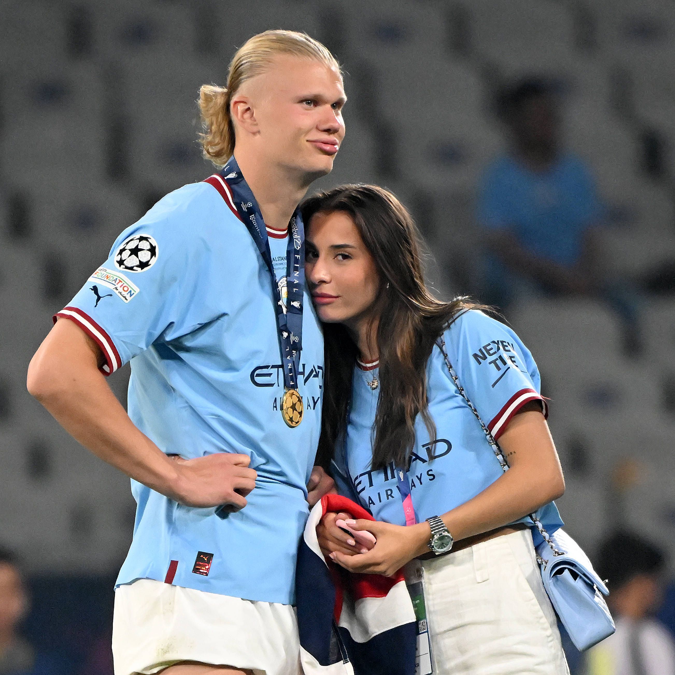 Erling Haaland und seine Verlobte Isabel Haugseng Johansen.