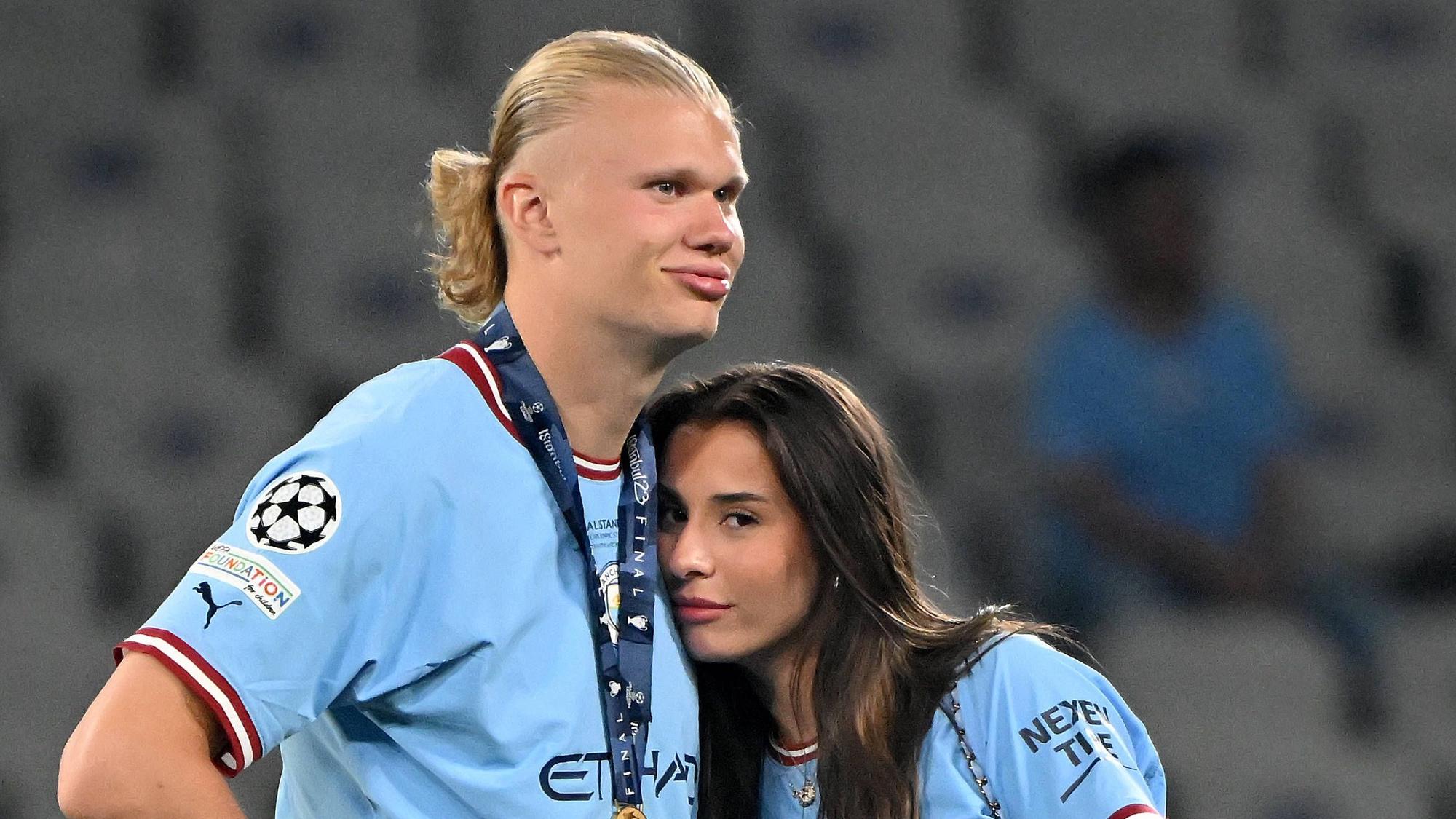 Erling Haaland und seine Verlobte Isabel Haugseng Johansen.