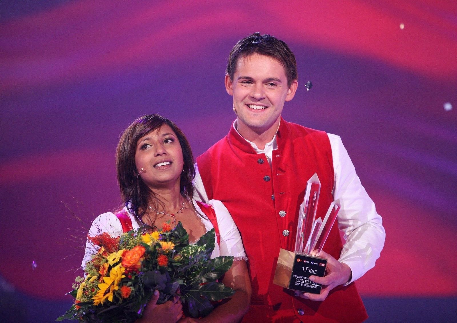 Das Duo Belsy & Florian Fesl gewann den „Grand Prix der Volksmusik 2010“. Sie waren die letzten Sieger des Wettbewerbs, der wegen zu niedriger Quoten eingestellt wurde. (Bild: ZDF / ORF)