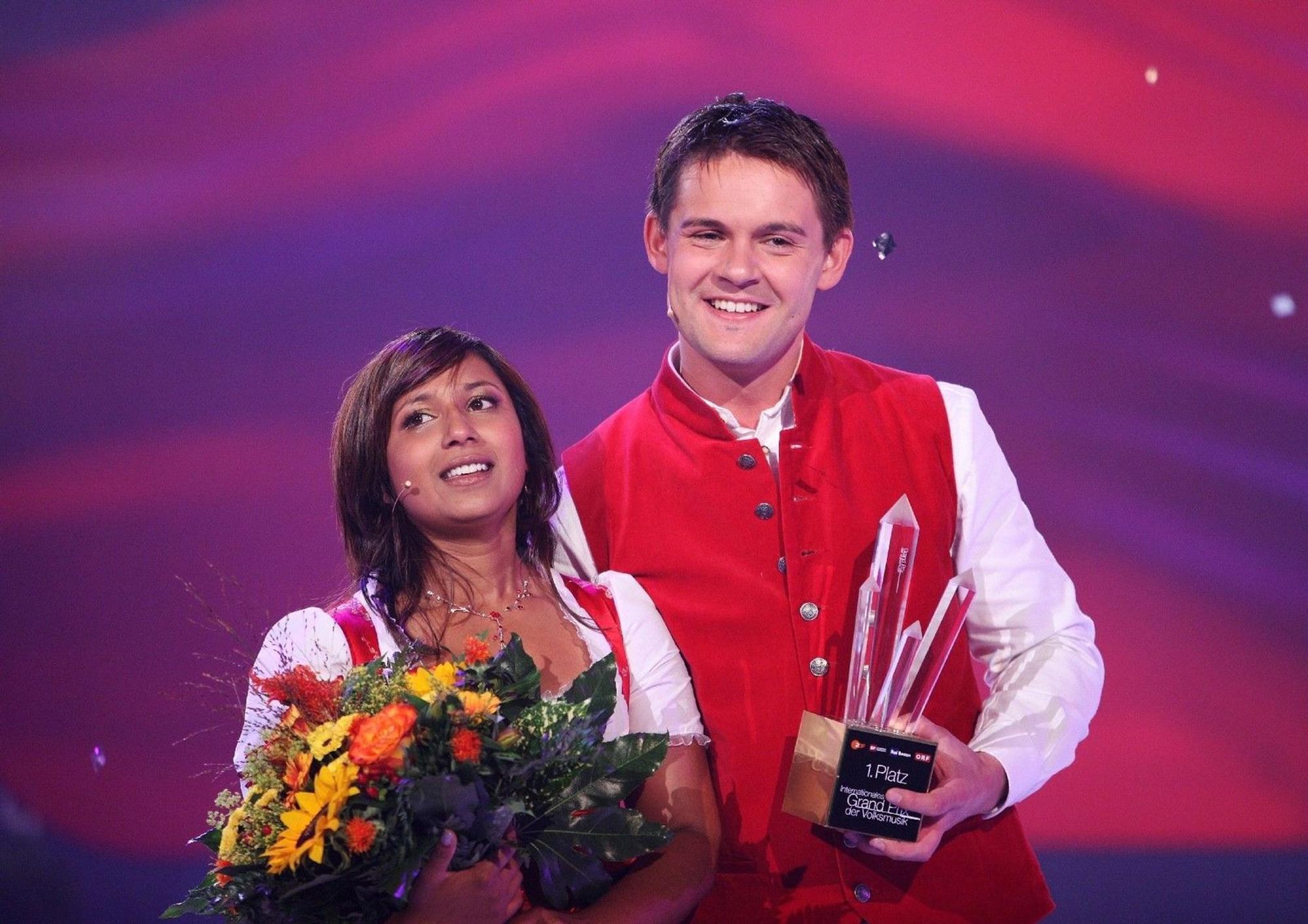 Das Duo Belsy & Florian Fesl gewann den „Grand Prix der Volksmusik 2010“. Sie waren die letzten Sieger des Wettbewerbs, der wegen zu niedriger Quoten eingestellt wurde. (Bild: ZDF / ORF)