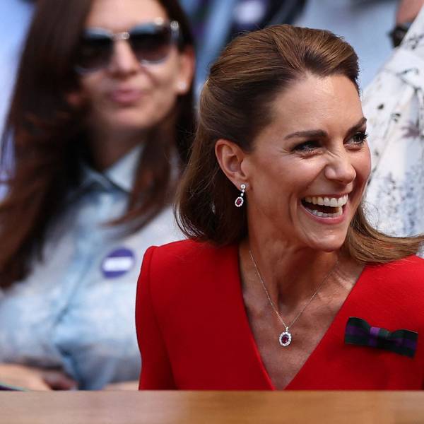 Prinzessin Kate lacht beim Wimbledon-Finale der Damen.