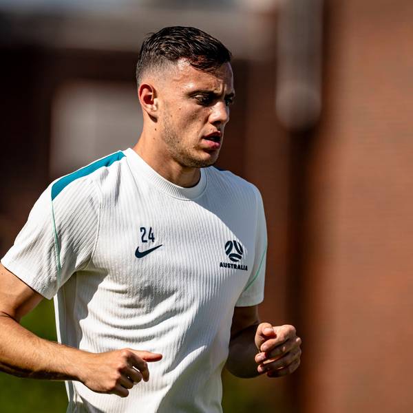 Paul Okon Engstler beim Training mit der Nationalmannschaft Australiens