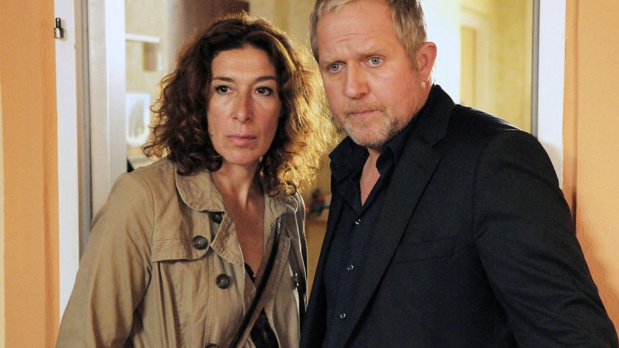 2011 bekam Hauptkommissar Eisner (Harald Krassnitzer) mit Bibi Fellner (Adele Neuhauser) eine neue Kollegin, die von der Sittenpolizei ins Morddezernat versetzt wurde. (Bild: rbb / ORF / Oliver Roth)