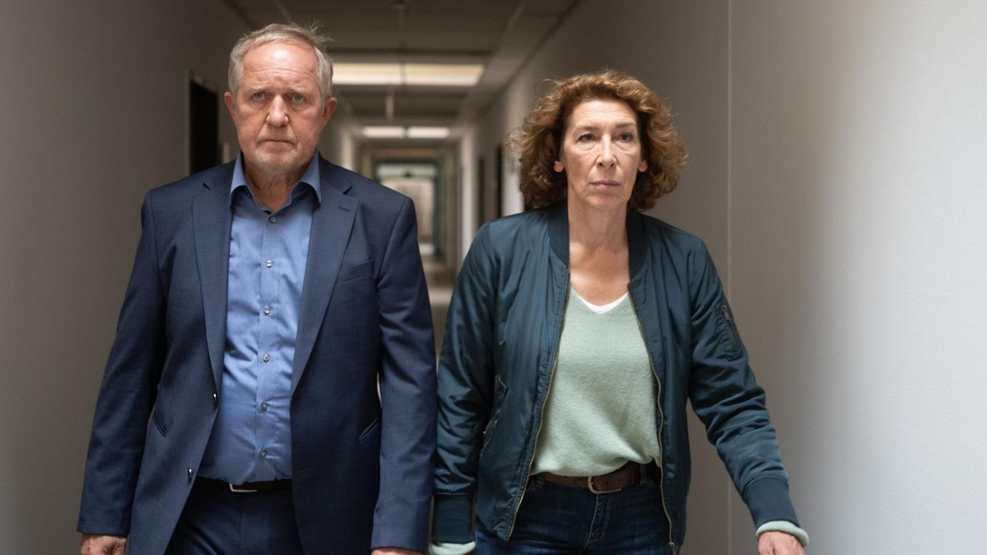 Der Wiener „Tatort: Azra“ (2023) ist am Sonntag, 12. Juli, um 20.15 Uhr im Ersten als Wiederholung zu sehen. (Bild: ARD Degeto/ORF/Felix Vratny)