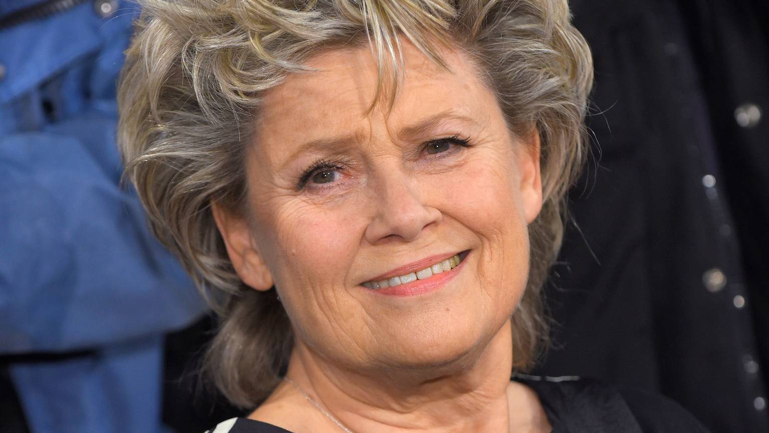 Schlagerlegende Gitte Hænning, hier auf einem Bild 2015, erinnerte sich in einem Podcast nun an den Tag, an dem ihre Mutter starb. (Bild: Getty Images / Christian Augustin)