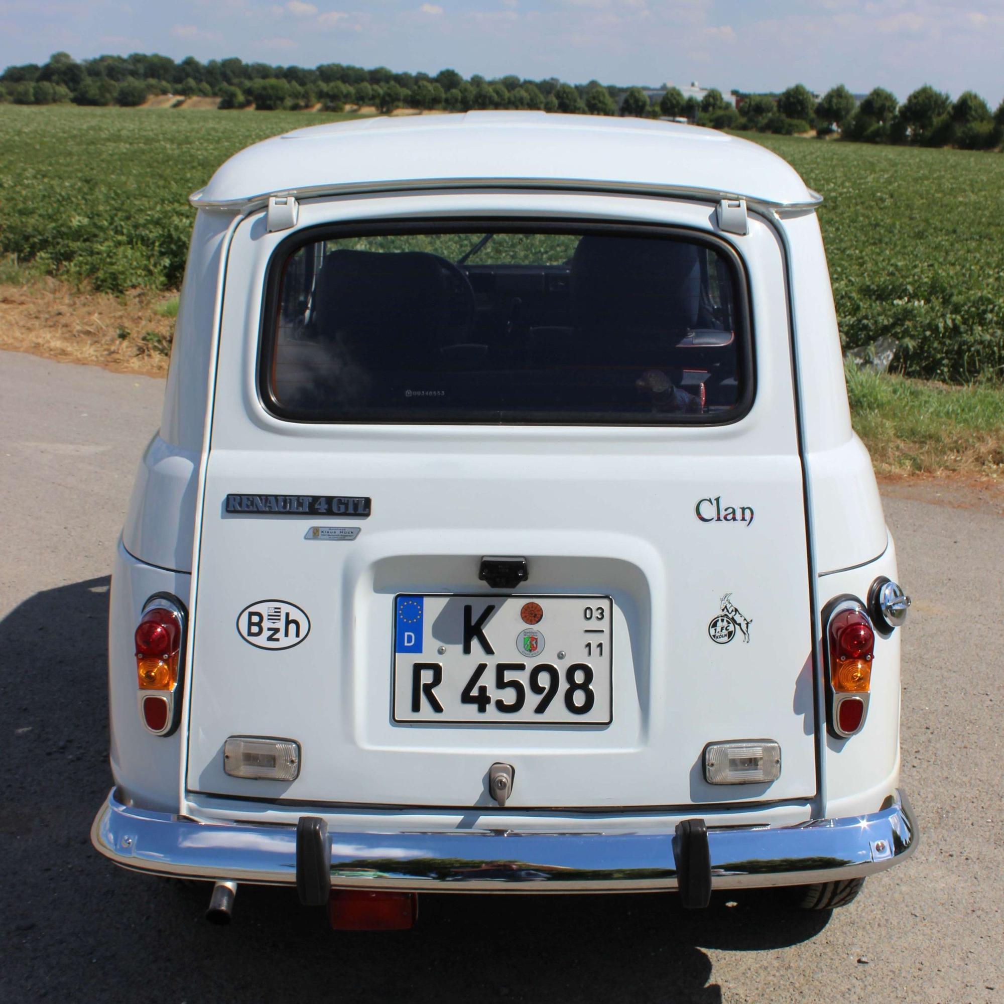 Heckansicht des R 4
