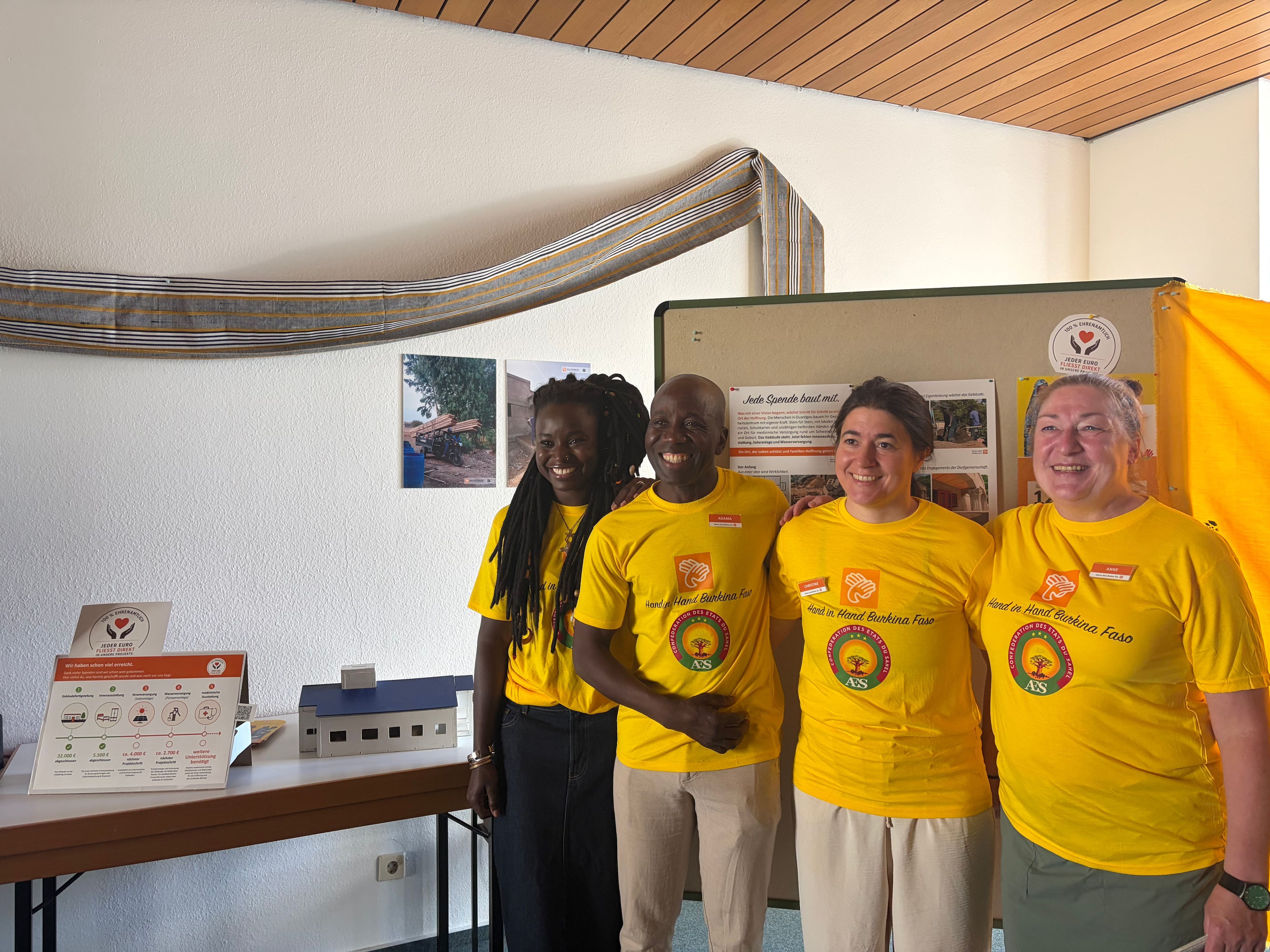 Mitglieder und Vorstand des Vereins „Hand-in-Hand Burkina Faso“