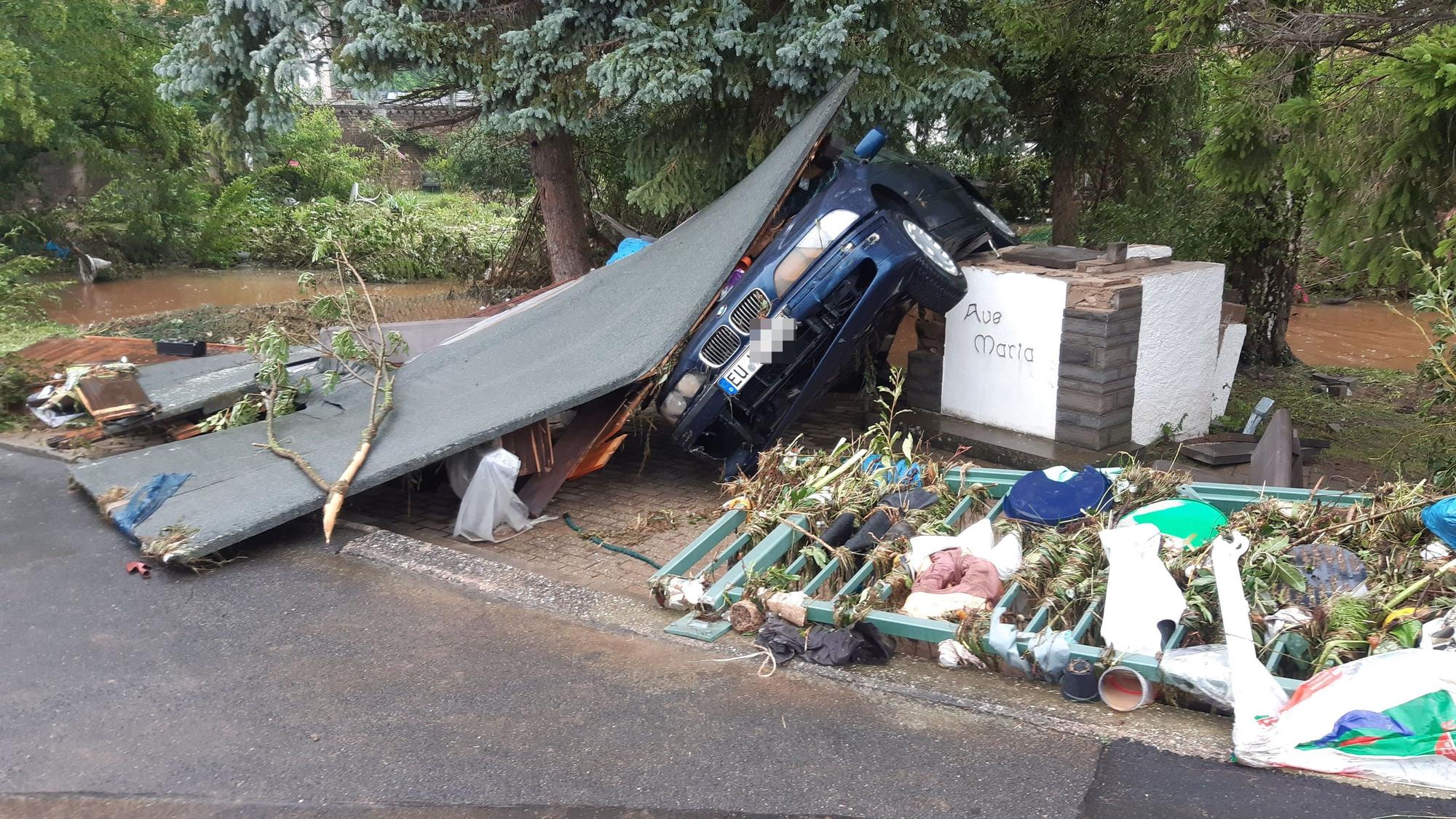 Das Bild zeigt die Zerstörung in Kreuzweingarten.
