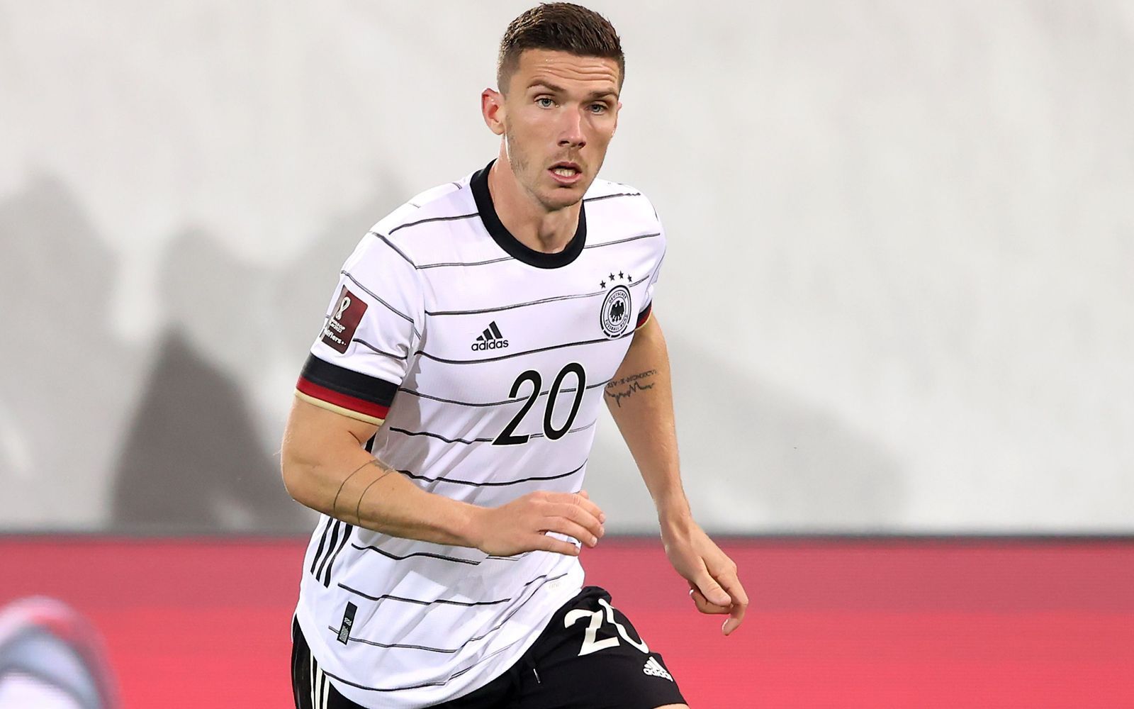 Robin Gosens verriet in seinem Podcast seine große Angst nach dem Karriereende. (Bild: 2021 Getty Images/Alexander Hassenstein)
