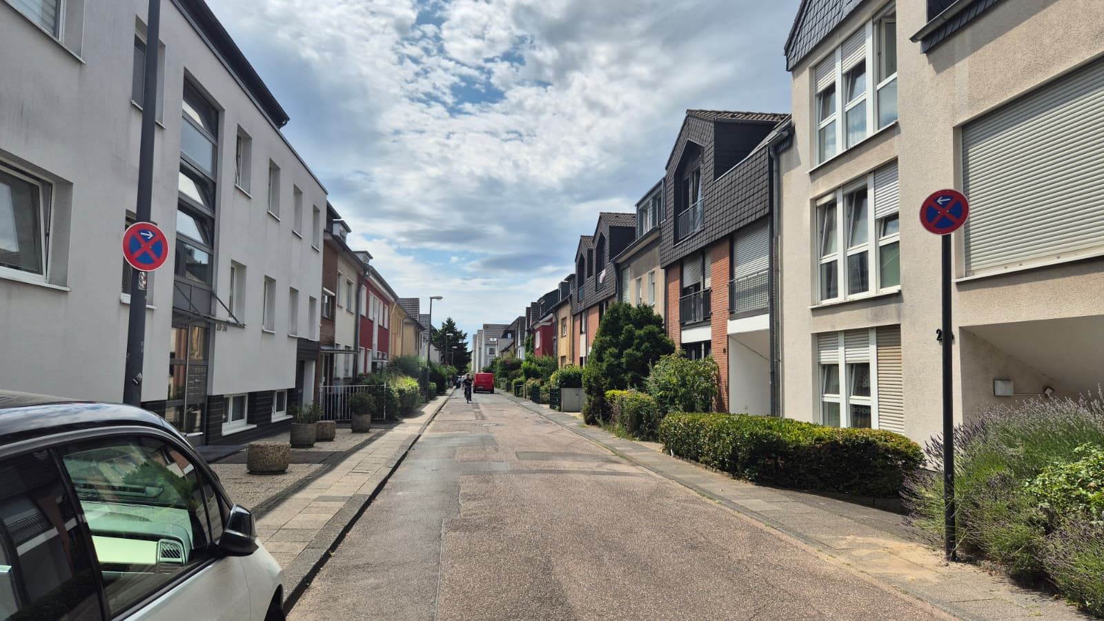 In der Idastraße in Köln-Dellbrück sind 17 Parkplätze weggefallen.