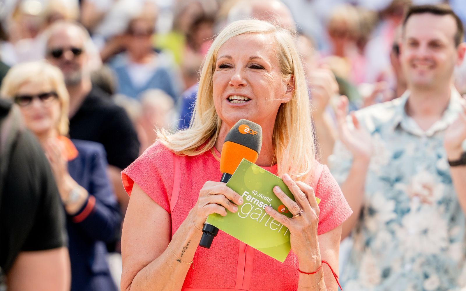 Andrea Kiewel moderiert seit 2000 den „ZDF-Fernsehgarten“.