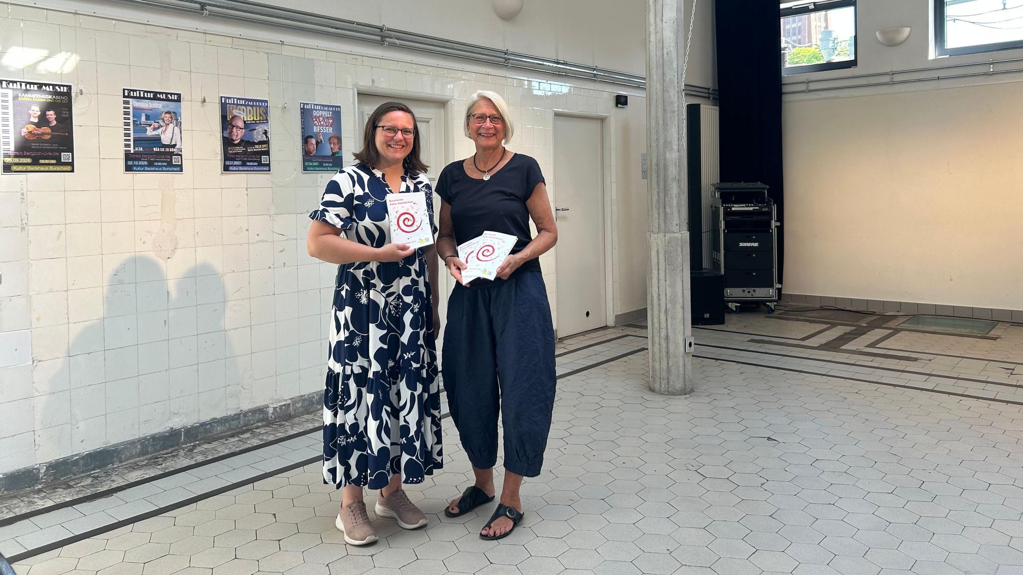 Geschäftsführerin Lisa Petzold-Sauer (l.) und die Erste Vorsitzende Jelle von Dryander freuen sich auf die Saison 2026/2027.