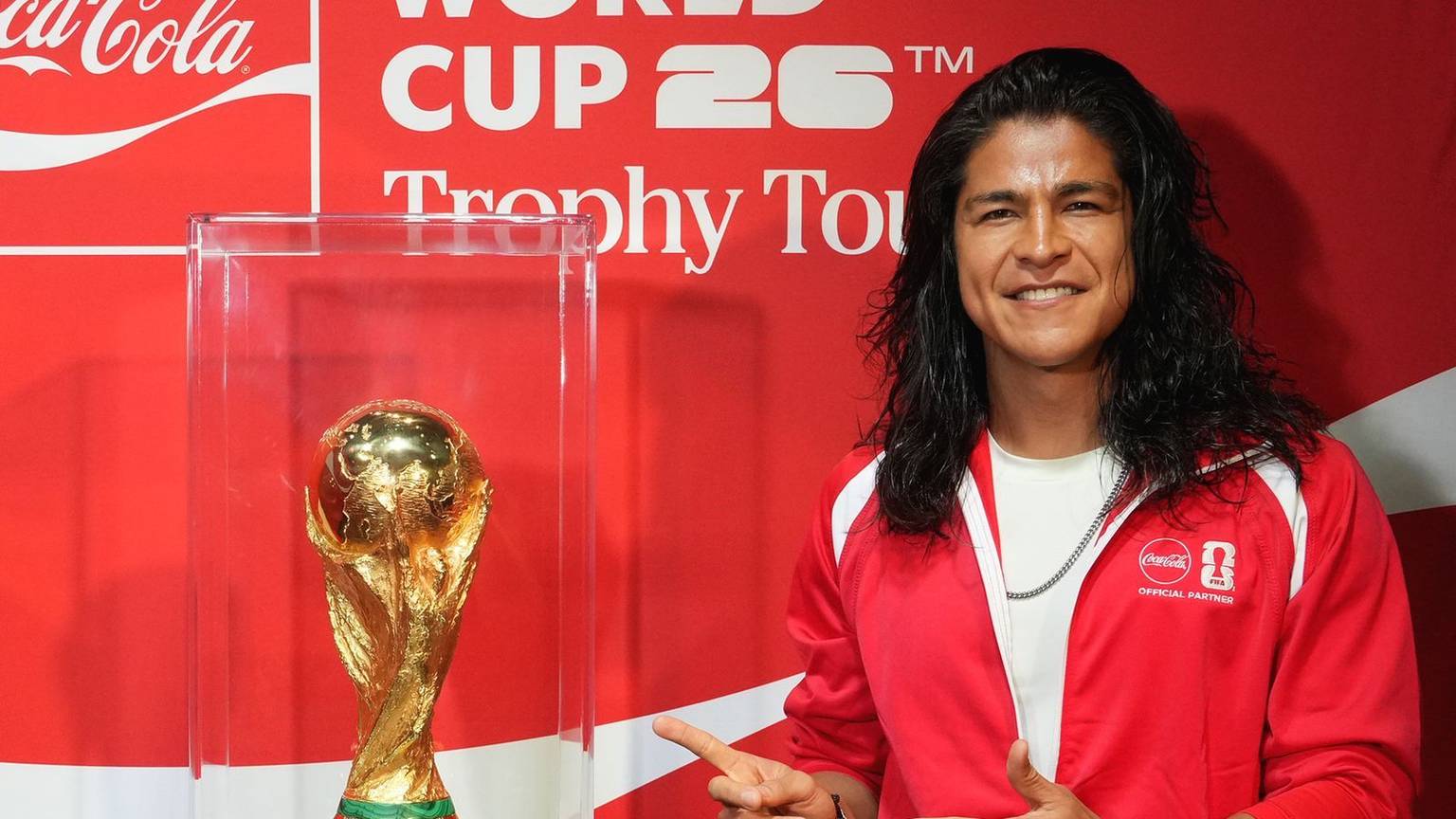 Weltmeister ist Cristo Fernández noch nicht. Sein Profidebüt als Fußballer legte der „Ted Lasso“-Serienstar jetzt aber immerhin hin. (Bild: Getty Images / Presley Ann)