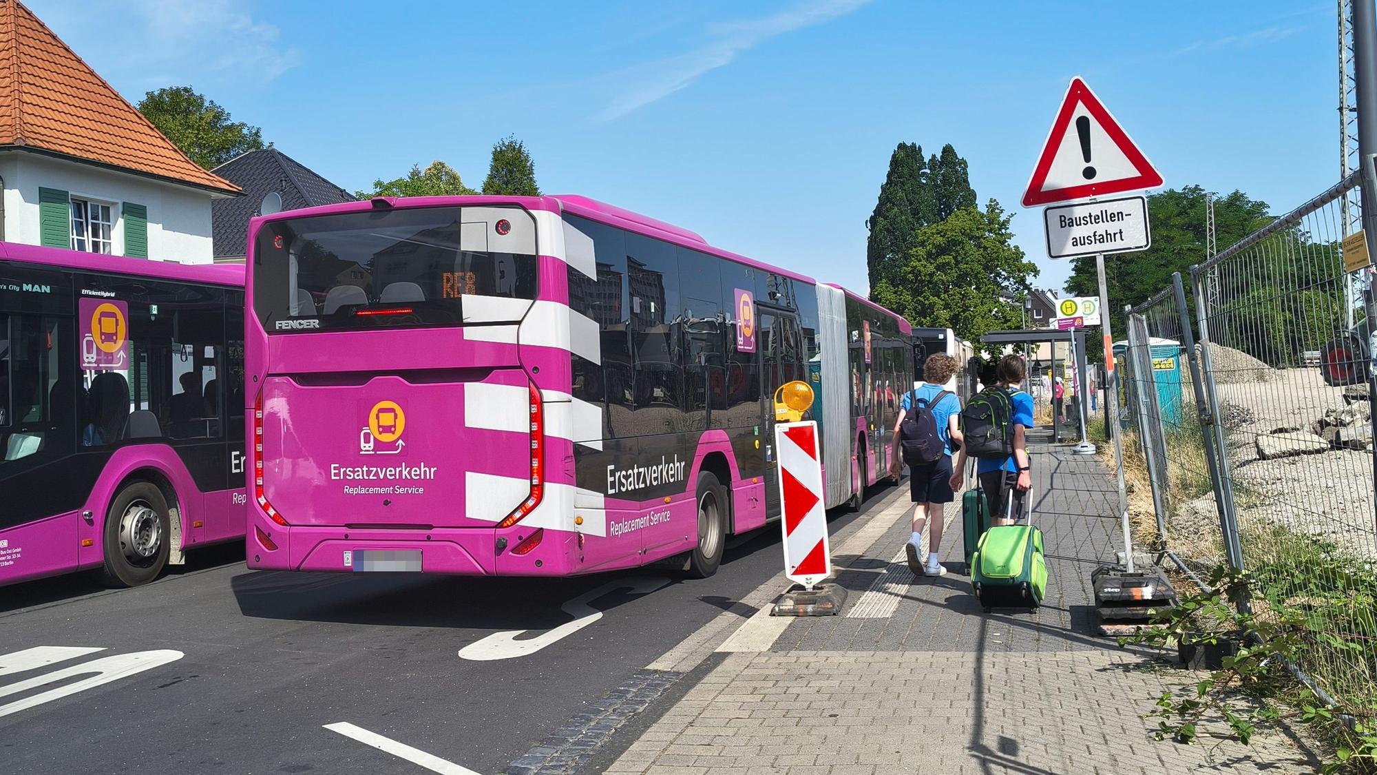 Schienenersatzverkehr am Bahnhof Königswinter