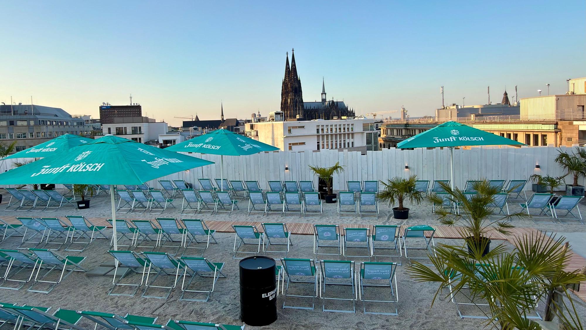 Die SonnenscheinEtage in Köln mit Blick auf den Dom.