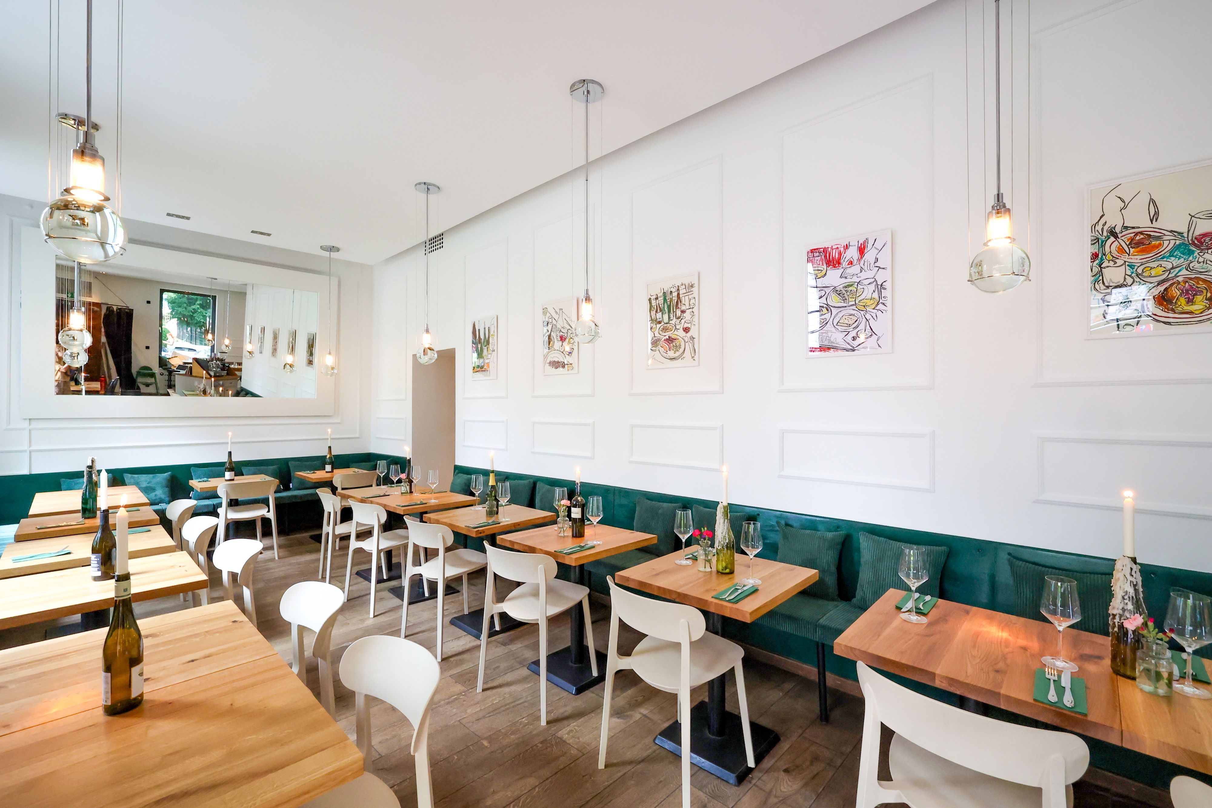 An den Wänden der Brasserie haben die Betreiber neuen Stuck anbringen lassen.