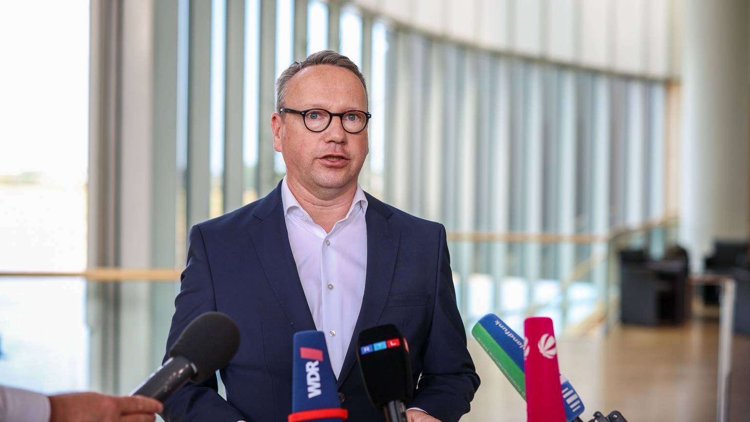 Justizminister Benjamin Limbach steht in der Kritik.