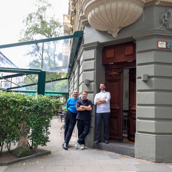 Ein neues Restaurant ist im alten Standort vom „Geschwisterglück“ (davor Fischermanns) eingezogen. Hannes Kruschina, Nicolas Gottschalk und Alexander Jansen haben es eröffnet.