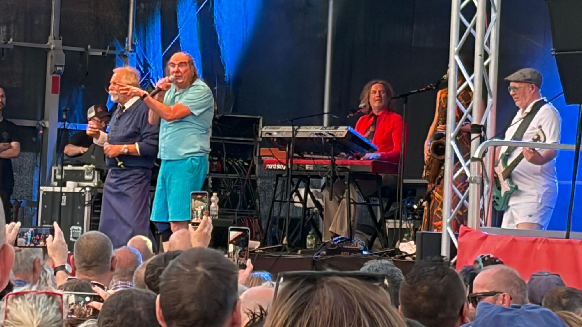 Guildo Horn und Henning Krautmacher zusammen auf der Bierbörsen-Bühne
