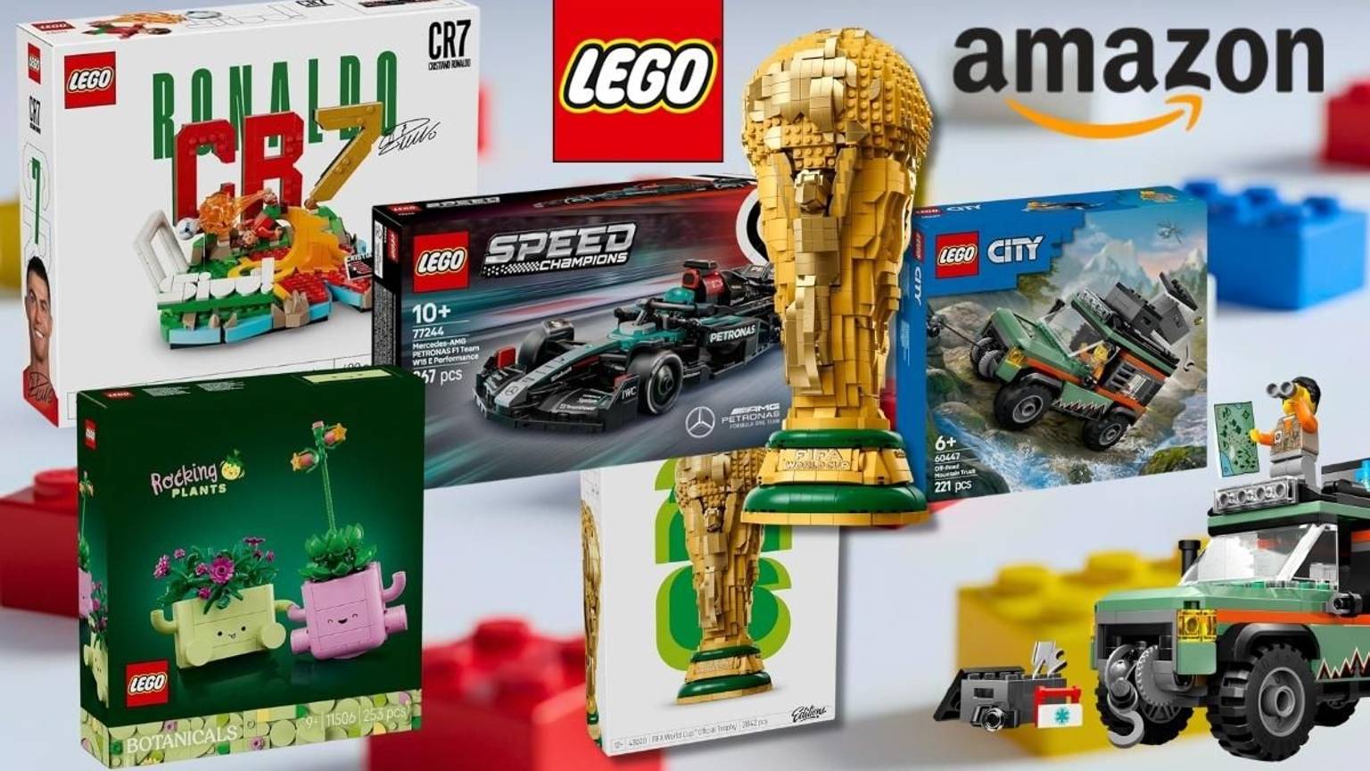 Lego-Bestseller im Amazon Sale: Cristiano Ronaldo Editions-Set, LEGO Speed Champions Mercedes-AMG F1 W15, FIFA WM-Pokal, LEGO City Offroad Geländewagen und LEGO Botanicals Schaukelnde Pflanzen vor hellem Hintergrund mit bunten Klemmbausteinen.