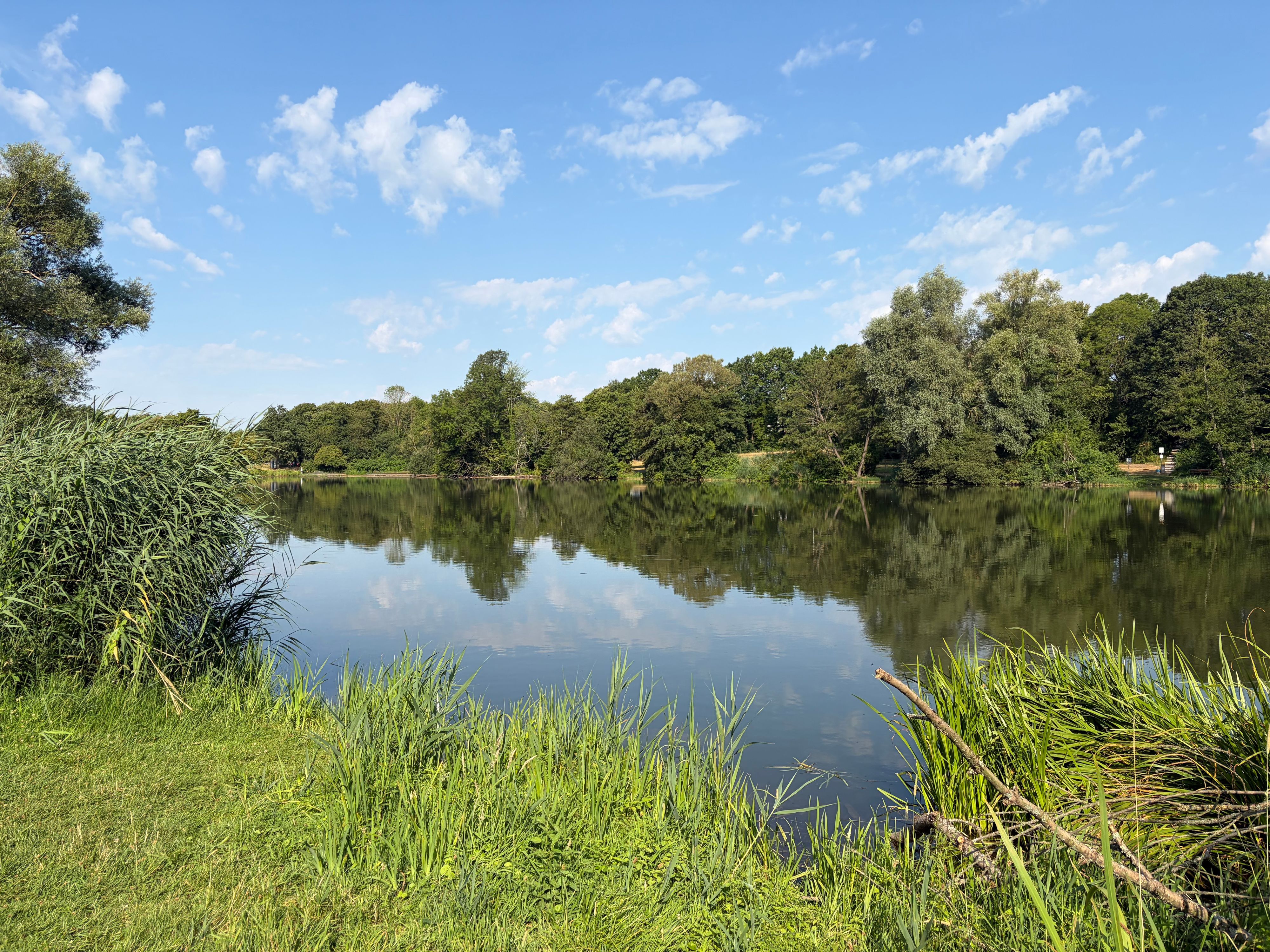 Der Ophovener Weiher heute – ein beliebtes Naherholungsgebiet, aber noch immer eine Hochwassergefahr.