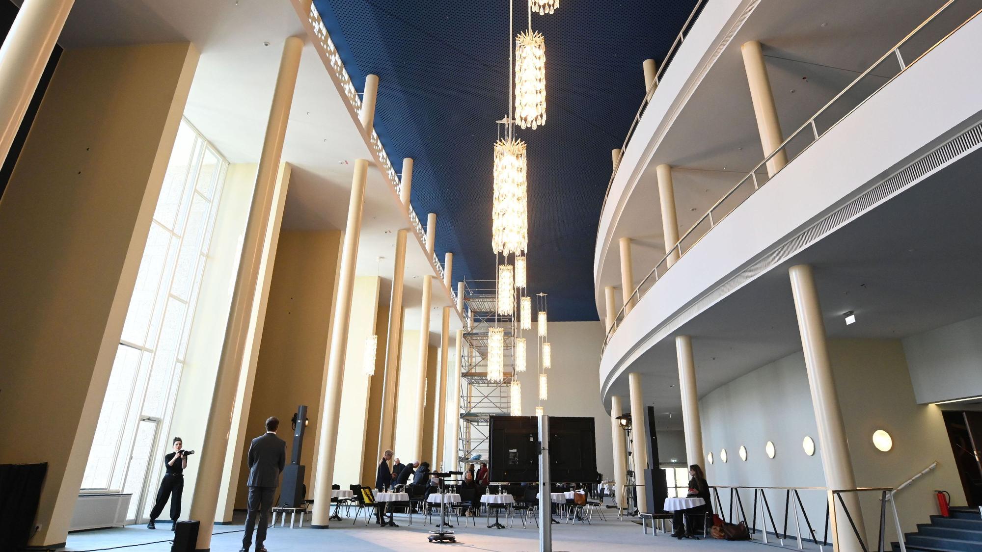Blick ins Foyer der sanierten Oper (Archivbild)