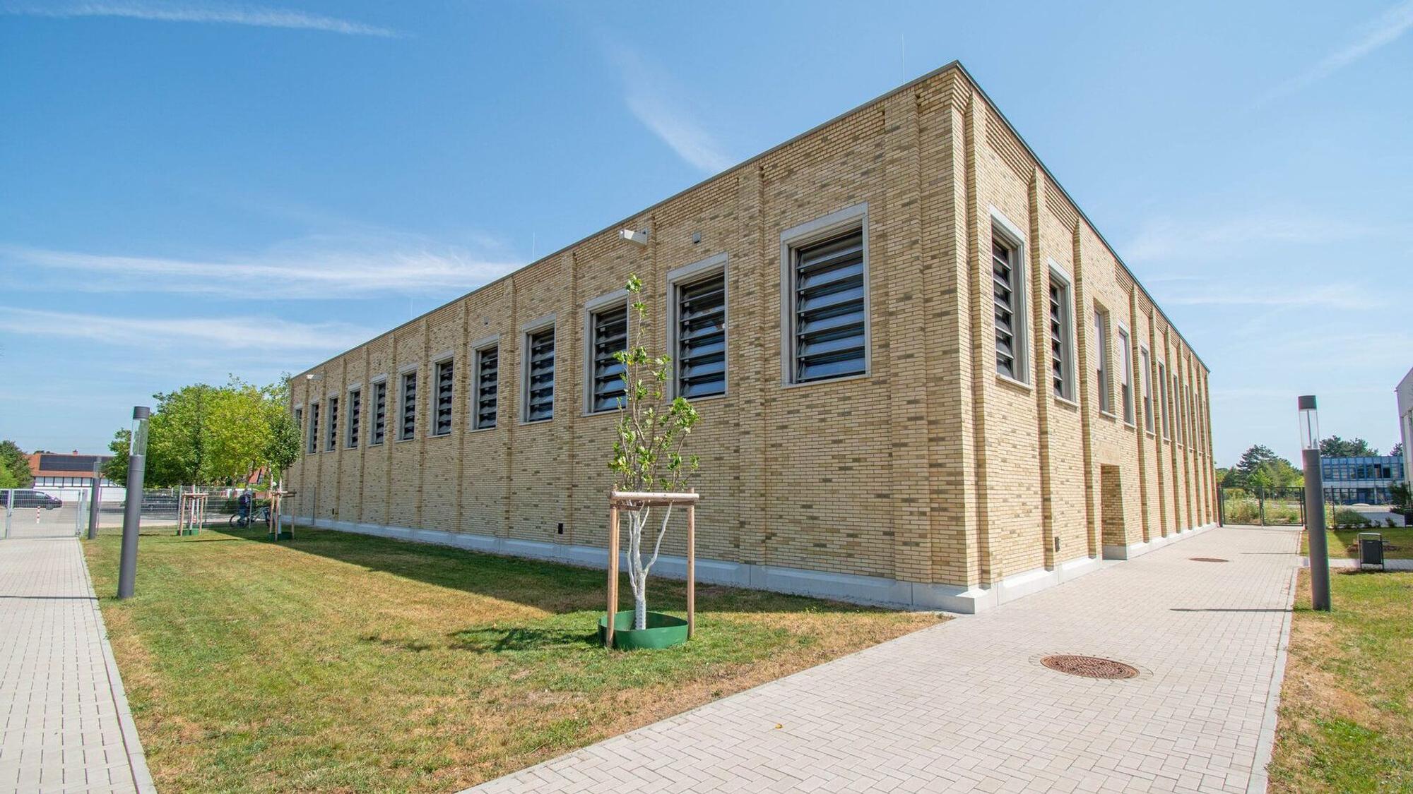 Die neue Sporthalle am Tannenbusch-Gymnasium.