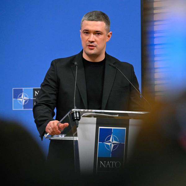 Mychailo Fedorow bei einem Nato-Treffen auf der Bühne.