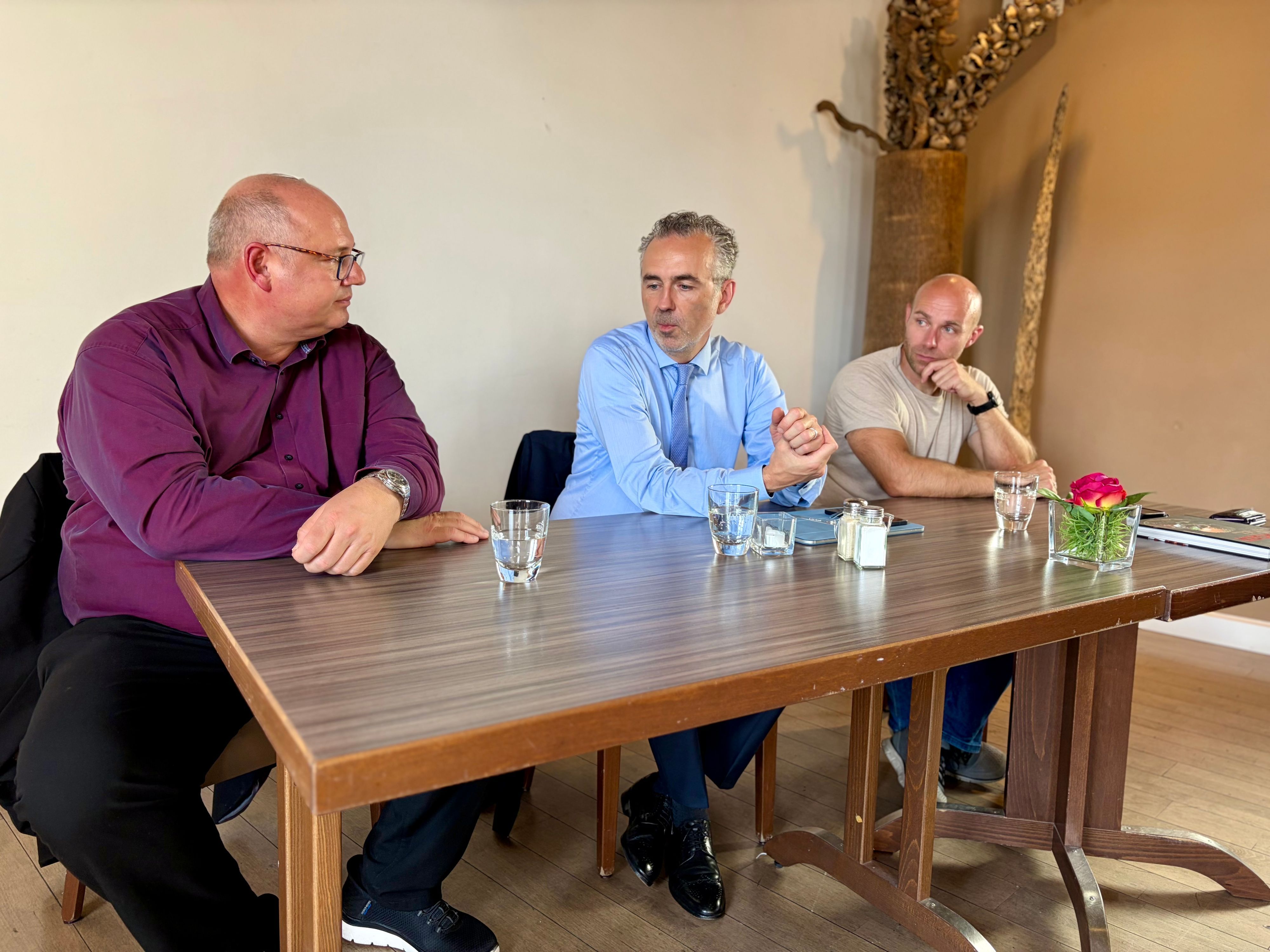 Oberbürgermeister Stefan Hebbel, der Staatssekretär im Bundesministerium für Digitales, Thomas Jarzombek, und Peter Seven, der Vorsitzende der CDU-Mittelstandsvereinigung