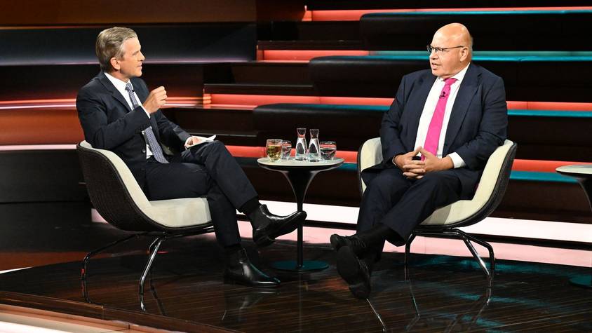 Im Gespräch mit Markus Lanz (links) warnte CDU-Politiker Peter Altmaier vor einer Staatskrise und richtete konkrete Forderungen an die aktuelle Regierung. (Bild: Cornelia Lehmann / ZDF)