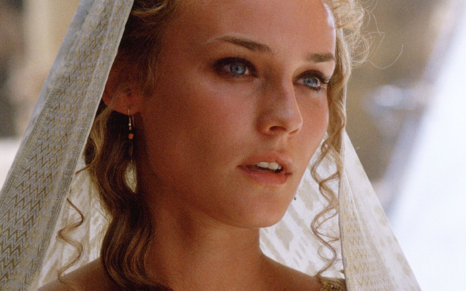 Mit ihrer Rolle als Helena in Wolfgang Petersens „Troja“ wurde Diane Kruger zum international bekannten Star. (Bild: Warner Brothers International Television)