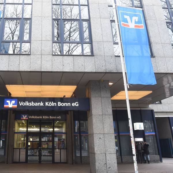 Das Gebäude der Volksbank Köln-Bonn am Hohenzollernring