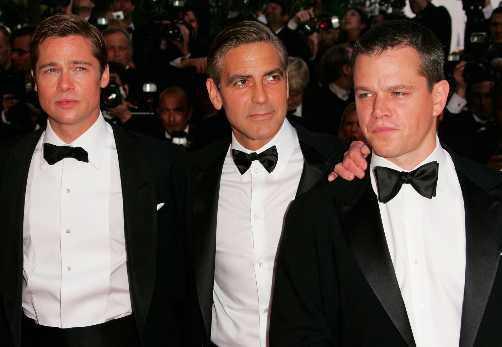 Auch Matt Damon (rechts) und Brad Pitt (links) sind neben George Clooney in „Ocean's 14“ dabei. (Bild: 2007 Getty Images/Peter Kramer)