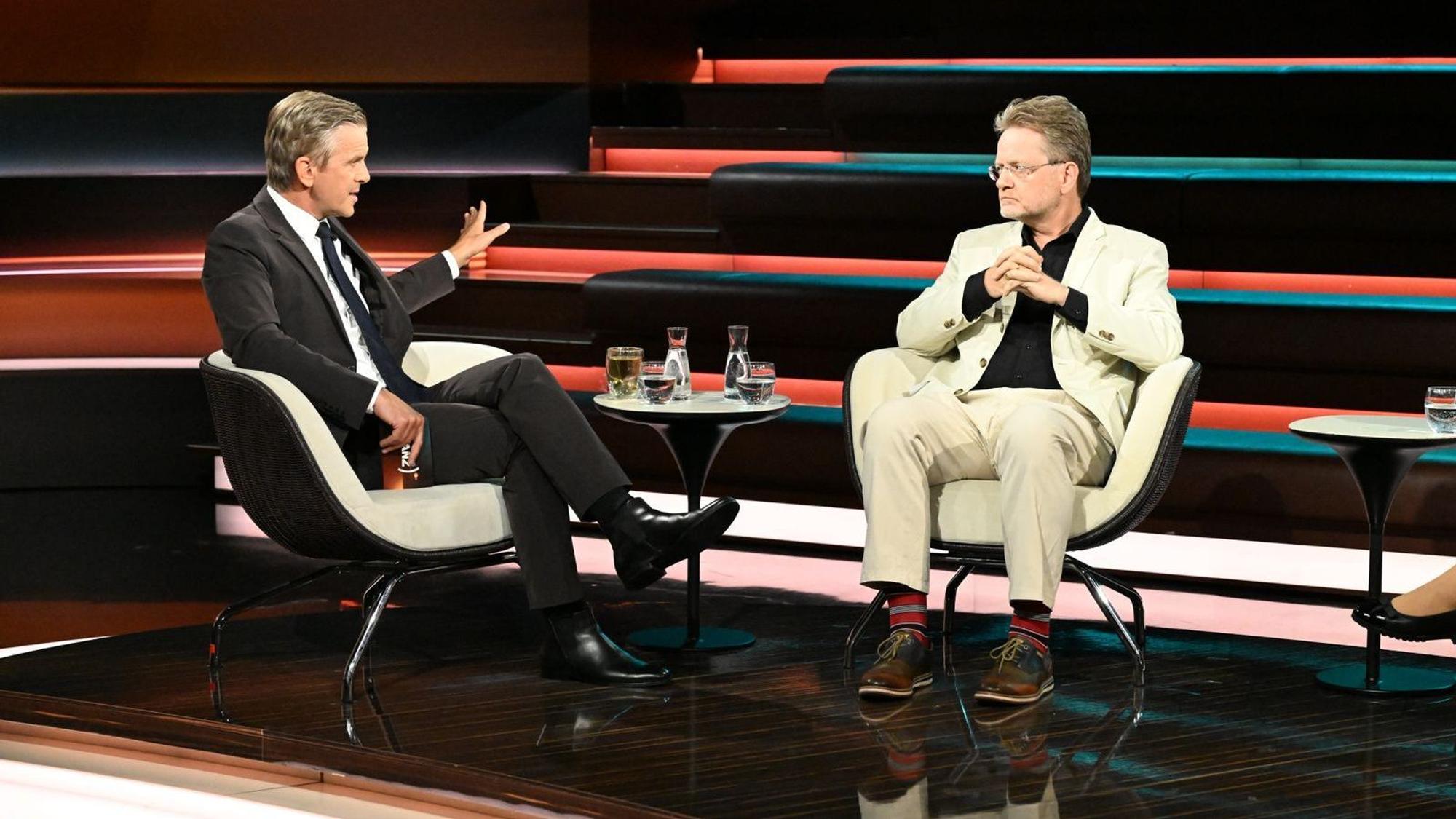 Im Gespräch mit Markus Lanz machte Völkerrechtler Kai Ambos seinem Frust Luft, als es um den Nahostkonflikt ging. (Bild: ZDF / Markus Hertrich)