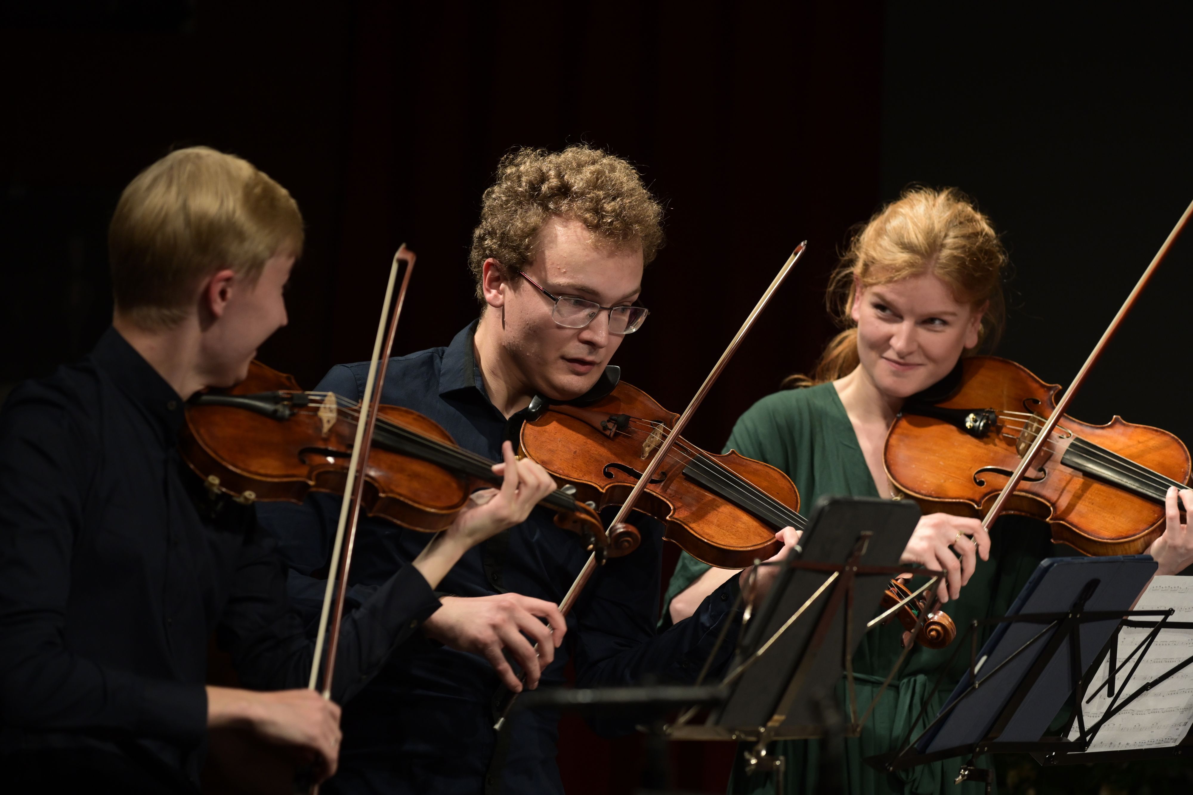 Streichmusiker bei einem Konzert im Rahmen des Klangraum Festivals in Köln-Mülheim.
