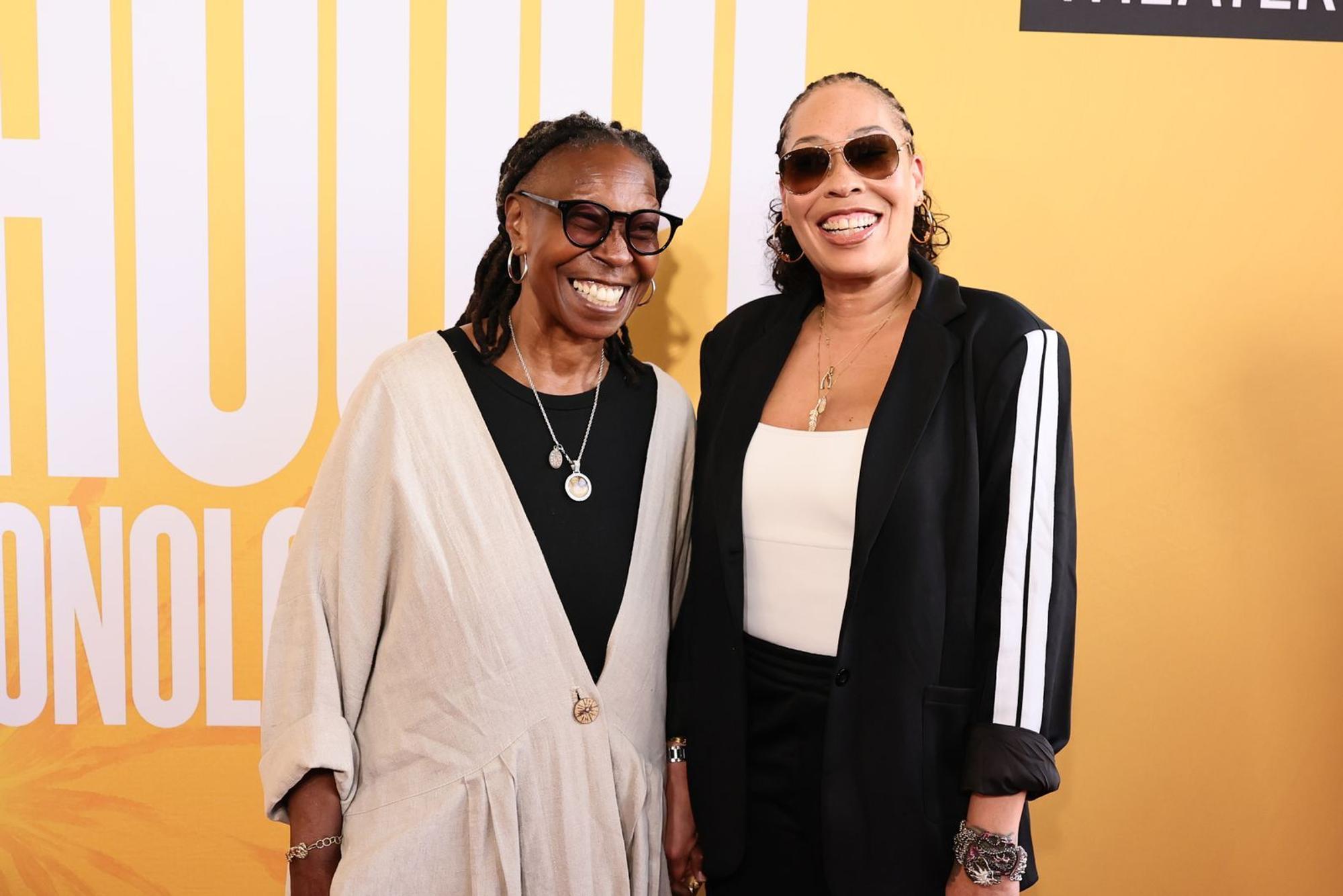 Whoopi Goldberg zeigte sich gemeinsam mit ihrer Tochter Alexandrea Martin Dean. (Bild: 2026 Getty Images/Theo Wargo)