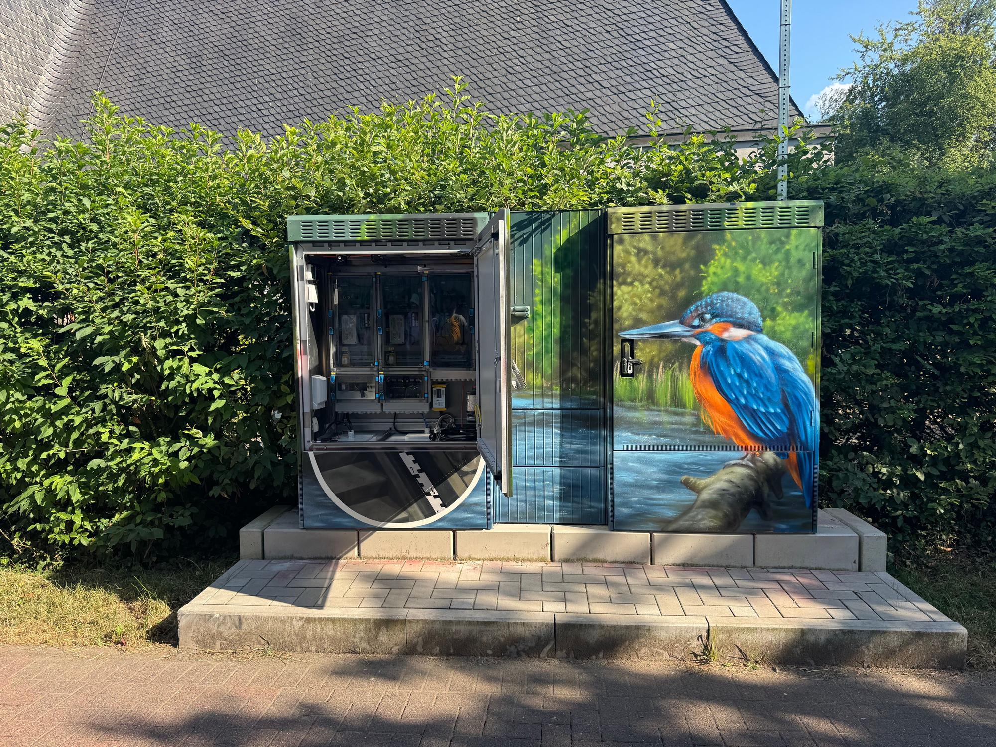 Der neue Pegel am Wupperufer soll durch verlässliche Wasserstandsmessungen Wissen und Sicherheit fördern.