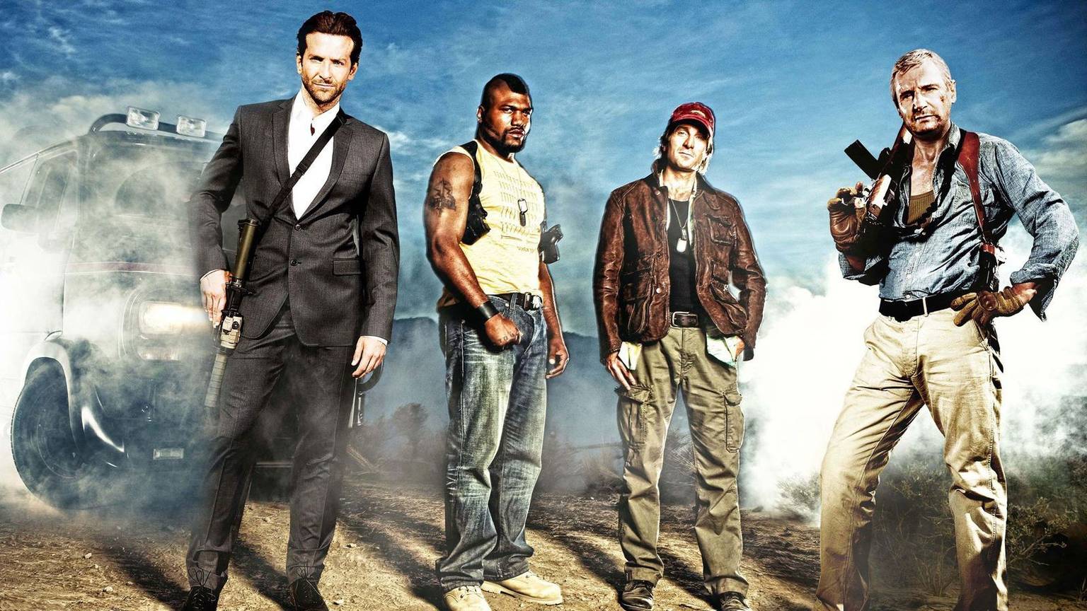 Nach ihrem Ausbruch aus dem Gefängnis muss das „A-Team“ erst einmal untertauchen. Die Männer wollen den Schuldigen finden und zur Rechenschaft ziehen, der sie hinter Gitter gebracht hat. Von links: Face (Bradley Cooper), B. A. Baracus (Quentin „Rampage“ Jackson), Murdock (Sharlto Copley) und Hannibal (Liam Neeson). (Bild: RTL / TM and © 2010 Twentieth Century Fox Film Corporation)