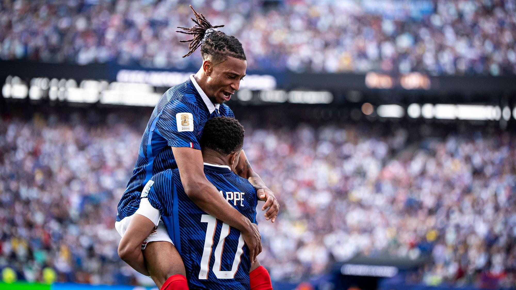 Kylian Mbappé und Michael Olise