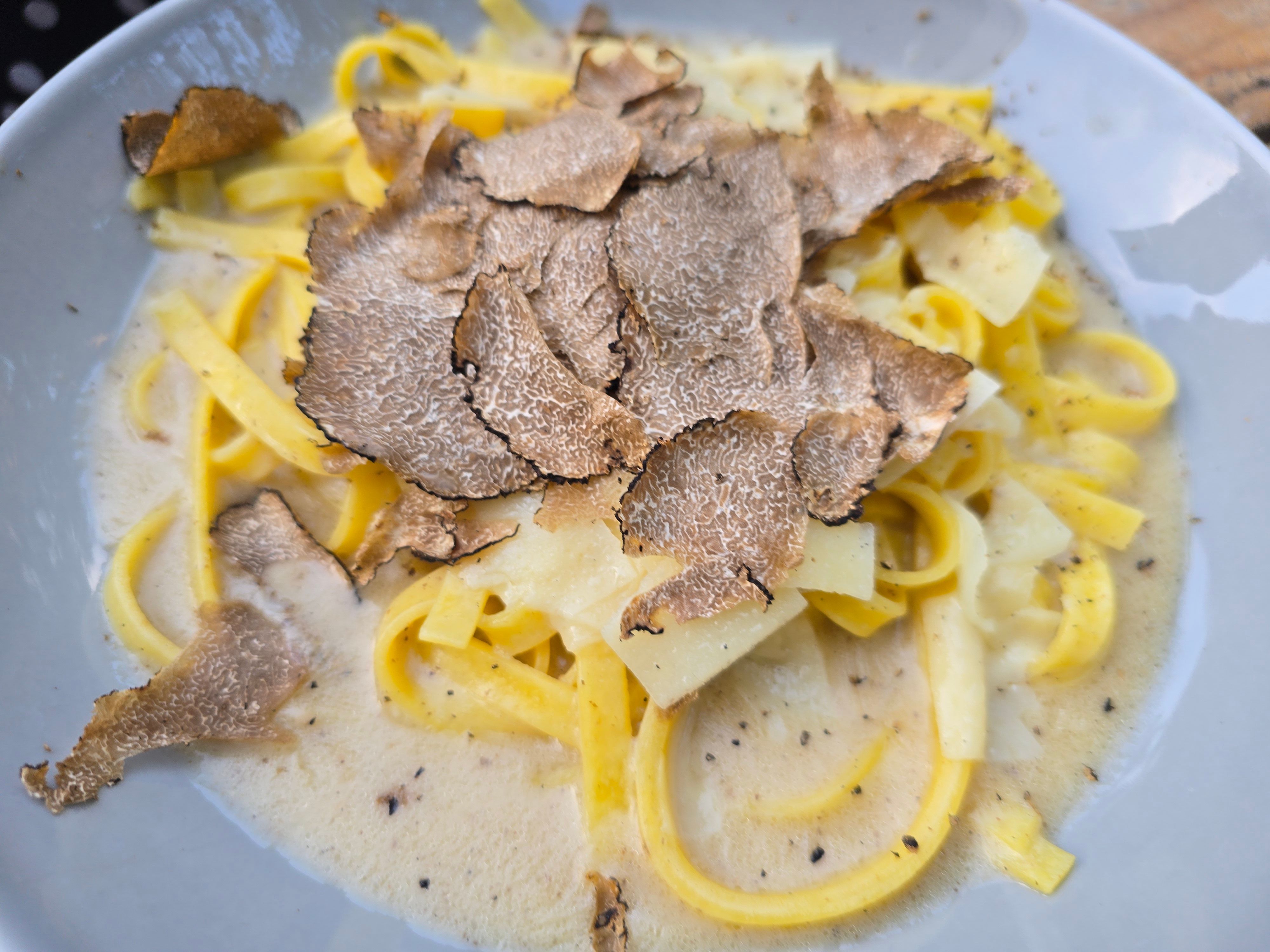 Pasta mit schwarzem Trüffel