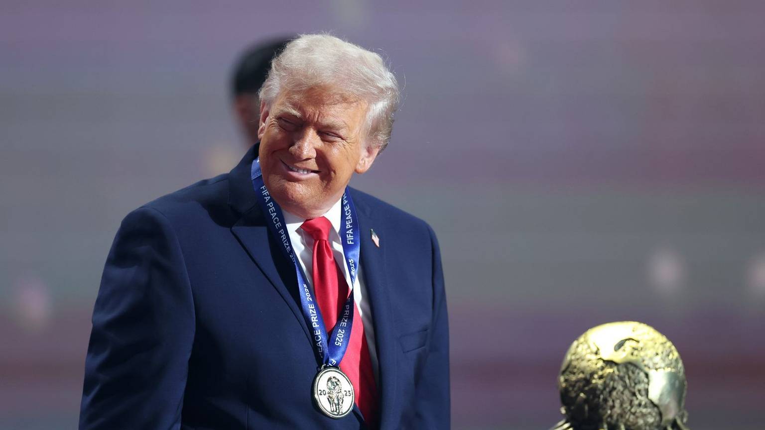 Wird Donald Trump beim Finale das erste Mal diese WM im Stadion sein? (Bild: 2025 Getty Images/Dan Mullan)