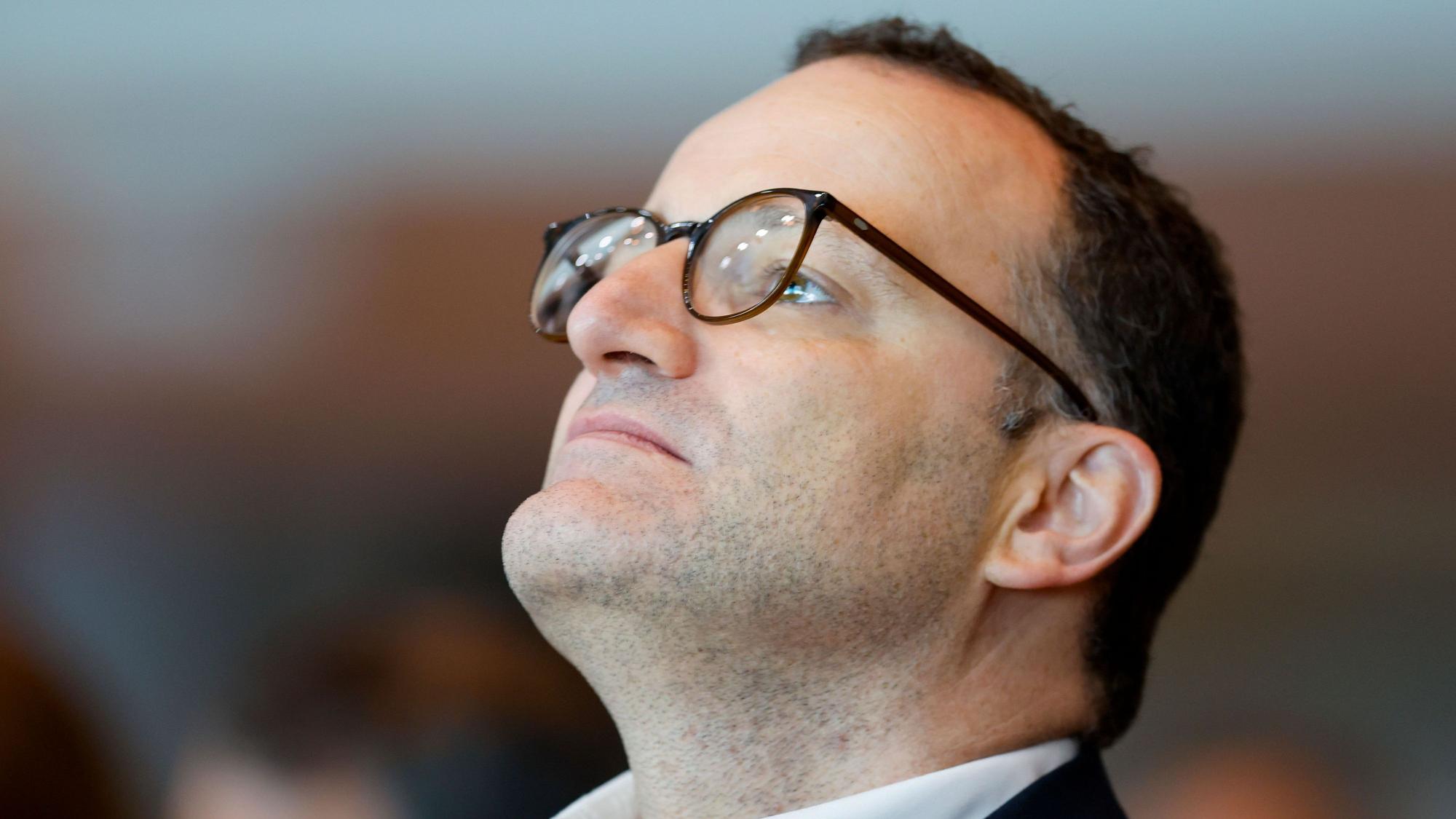 Jens Spahn, Vorsitzender der Unionsfraktion im Bundestag, bekommt Kritik aus der eigenen Partei. (Archivbild)