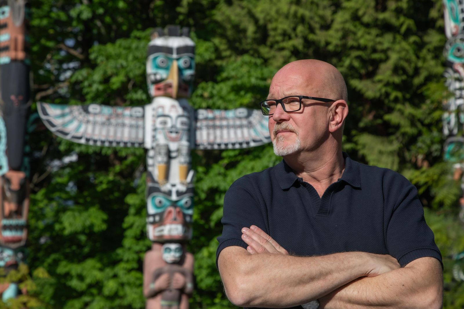 Peter Giesel deckt zum Auftakt der zwölften Staffel „Achtung Abzocke - Urlaubsbetrügern auf der Spur“ (immer donnerstags, 20.15 Uhr) die Maschen von Betrügern in Seattle und Vancouver auf. (Bild: Joyn / Robin Ahne)